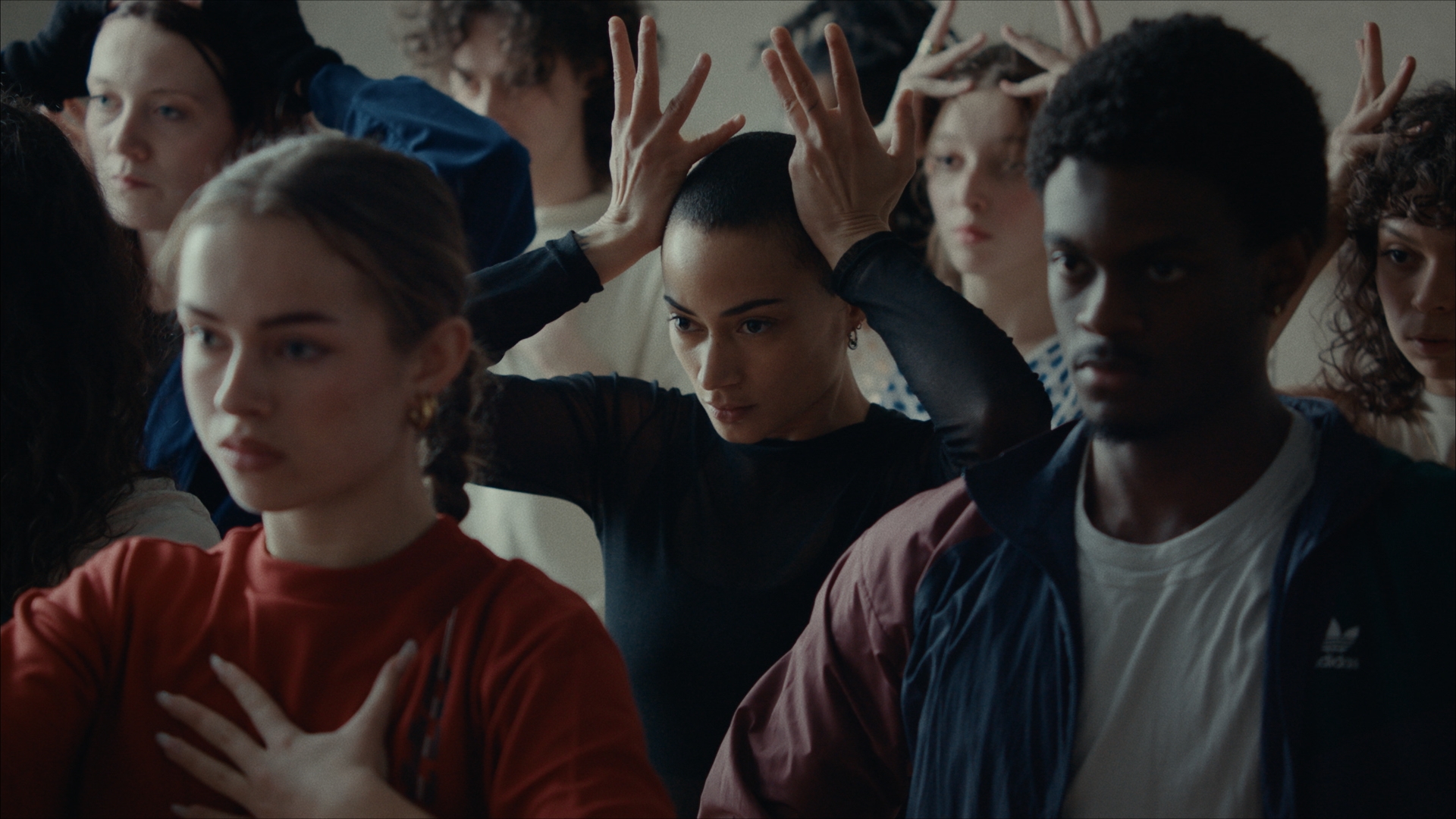 Corps en Chute - Still 1