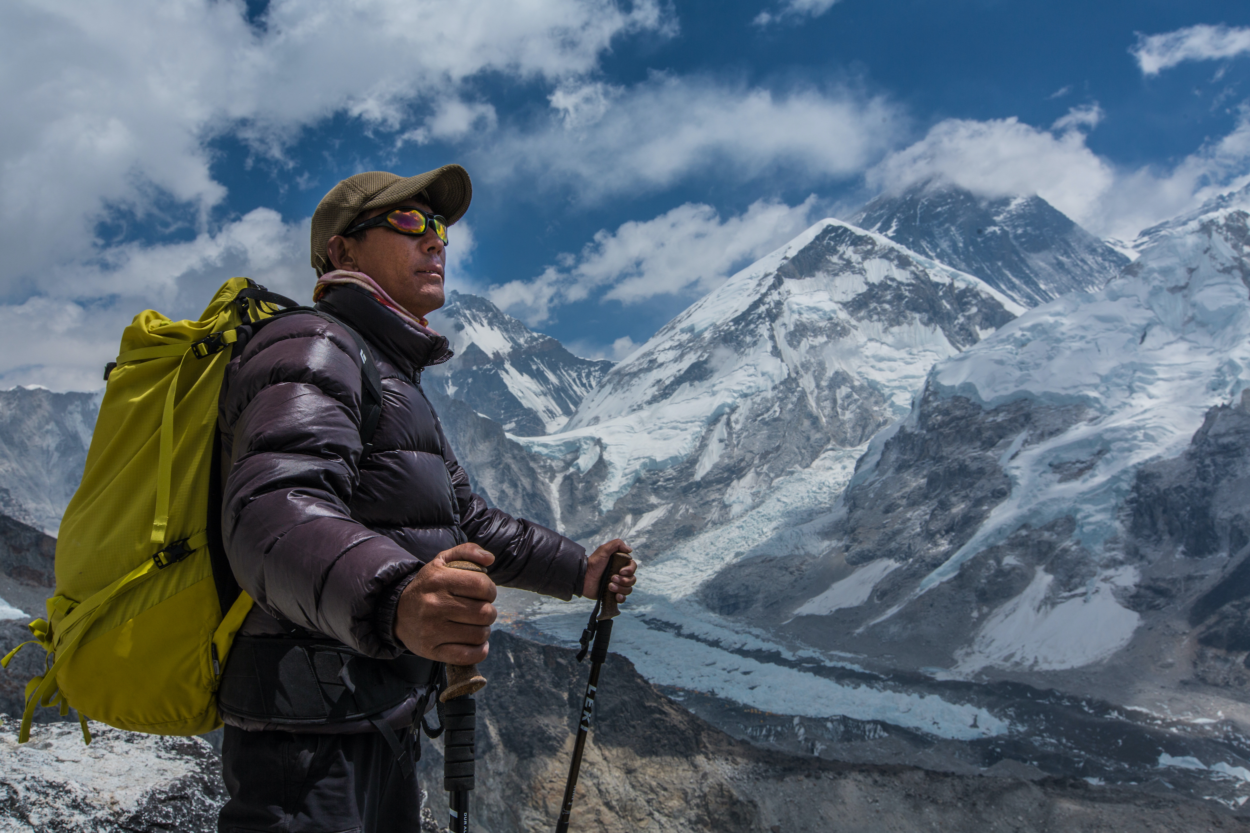 Everest Dark - Still 1