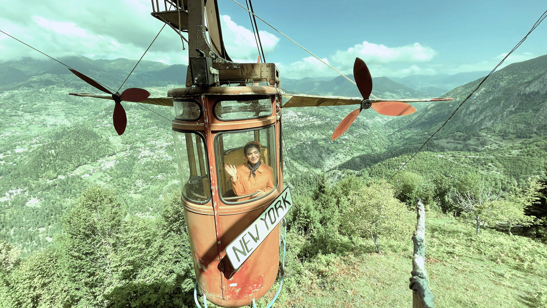 Gondola - Still 4