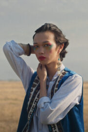 Әдемі - Poster 1