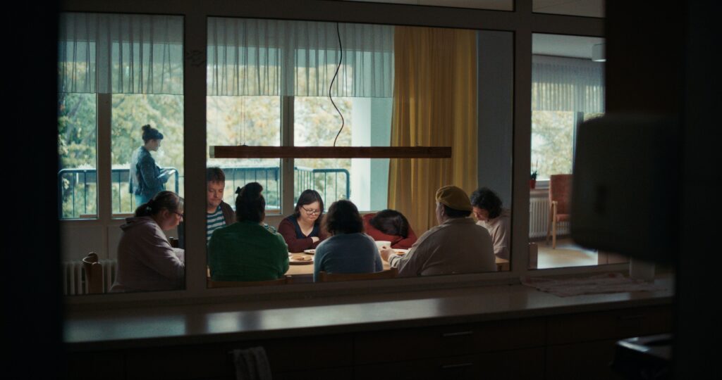 LUISA - Still 3