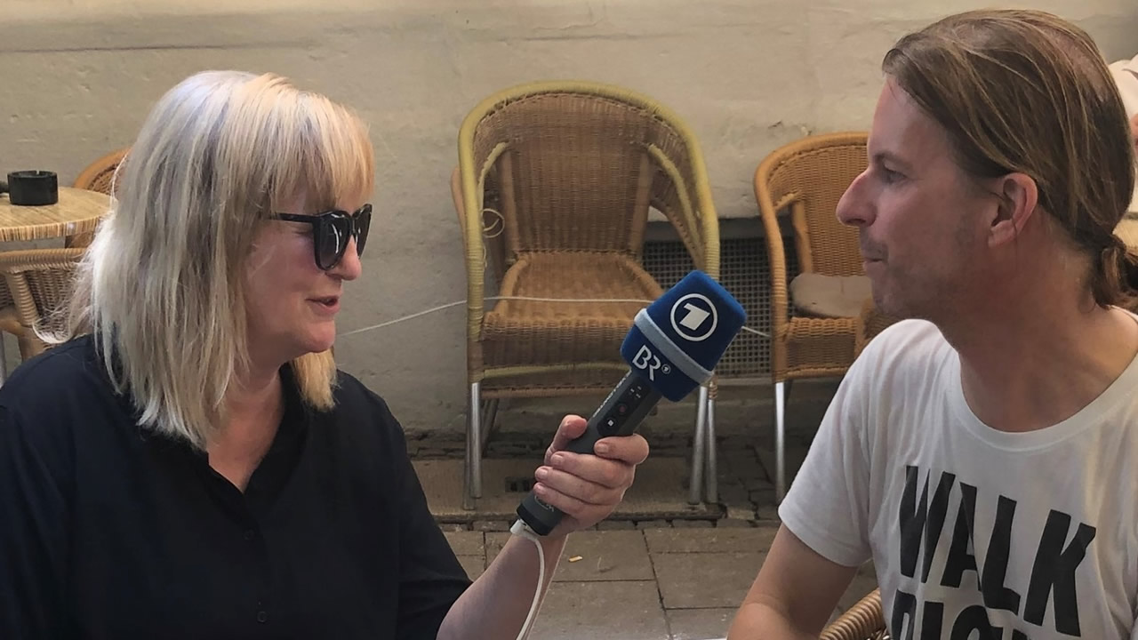 Martina Boette-Sonner in conversation with Thorsten Schaumann. Photo: BR