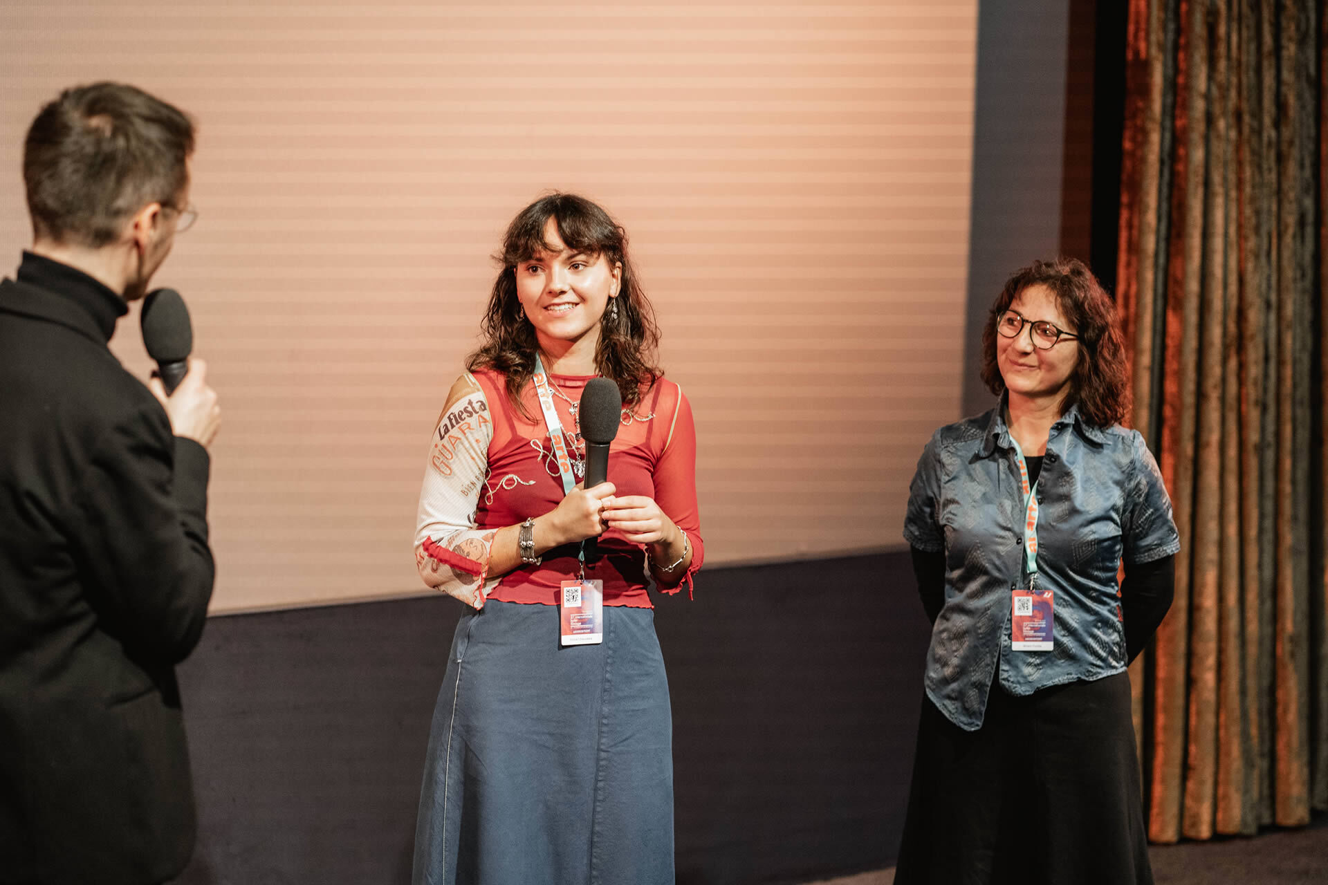 Regisseurin Miriam Pucitta und ihre Protagonistin Giulia Chauvistré bei den 57. Internationalen Hofer Filmtagen
