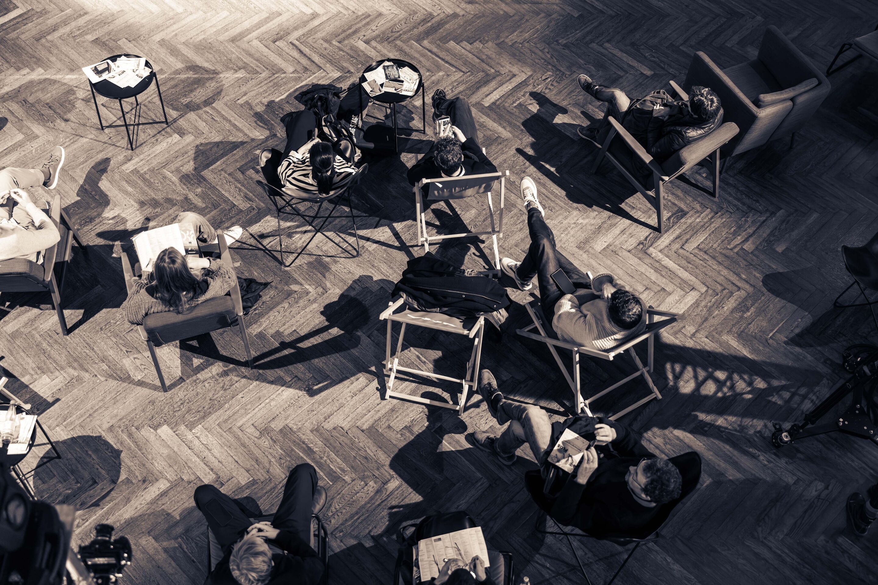 Still 02