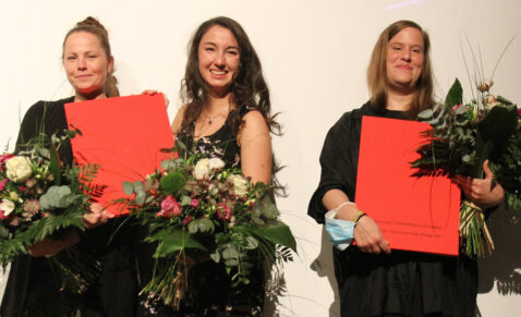2021: Preisträgerinnen Bild-Kunst-Preis (v.l.): Sabrina Krämer, Hannah Ebenau und Yvonne Leuze
