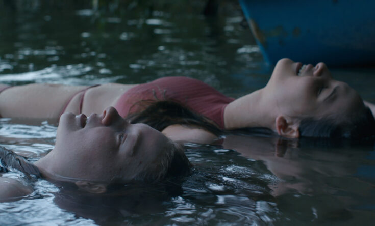 SCHWIMMEN – Regie: Luzie Loose