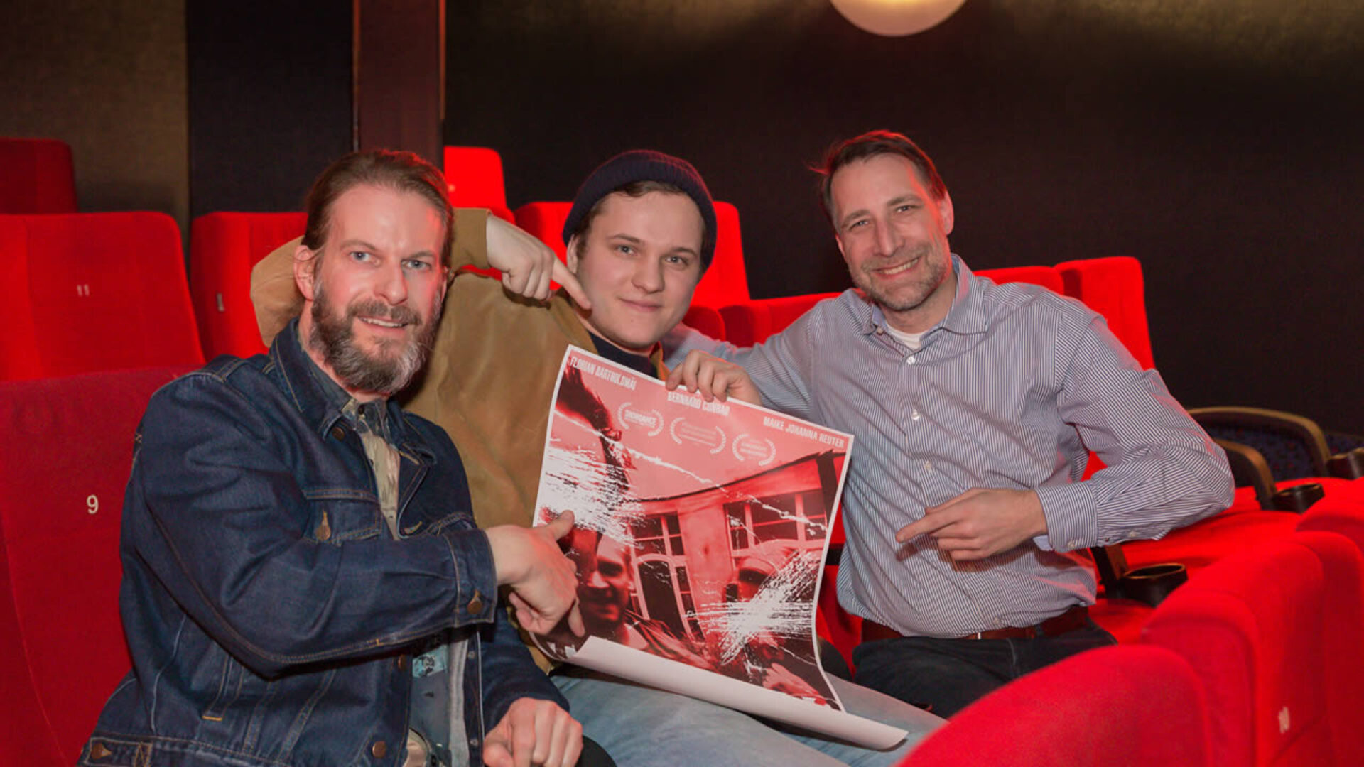 KAHLSCHLAG-Regisseur Max Gleschinski mit Stefan Schmalfuß, Geschäftsführer des Central-Kinos, und Filmtage-Chef Thorsten Schaumann