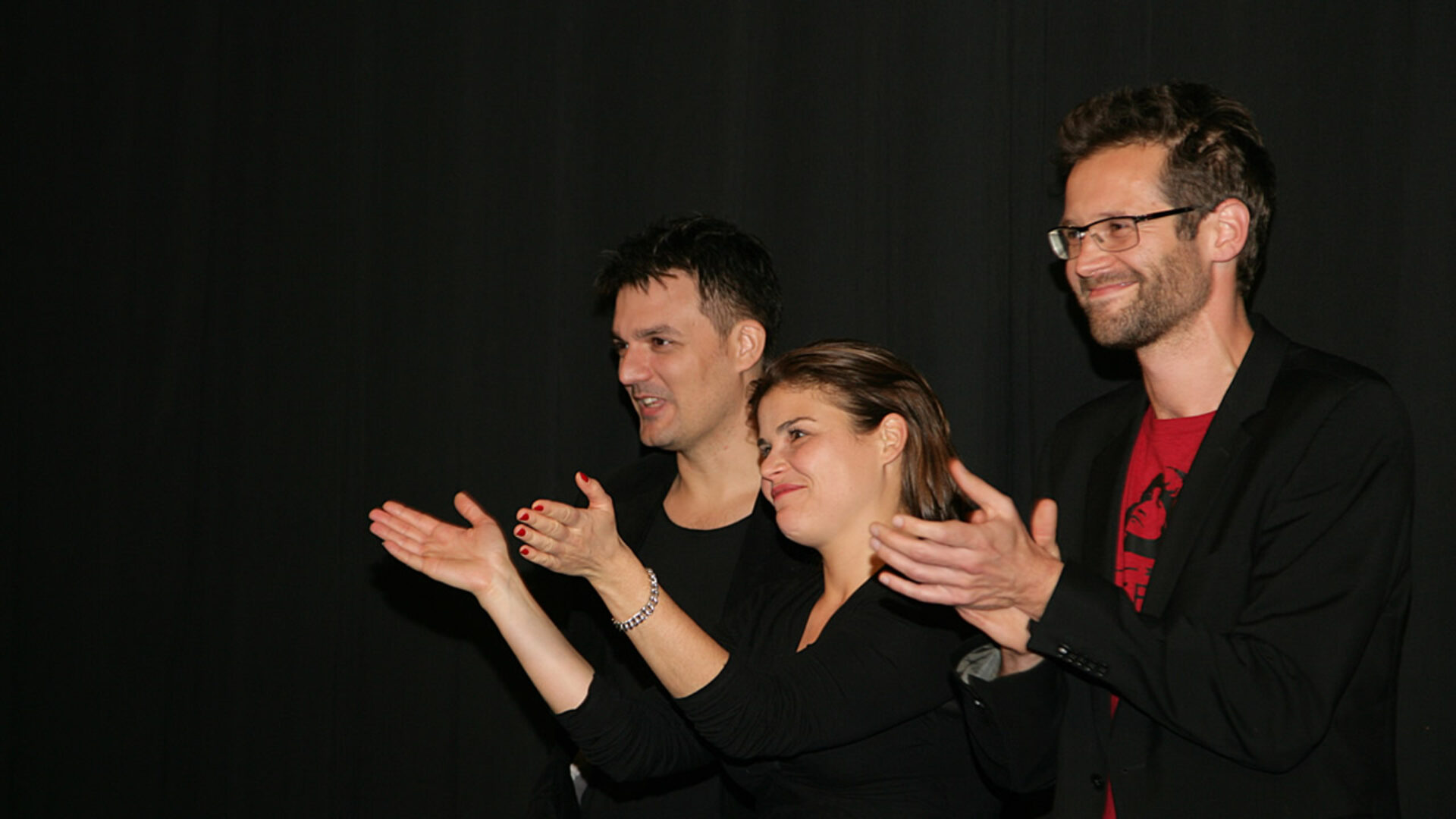 BESTEFREUNDE: Katharina Wackernagel mit den Regisseuren Jonas Grosch und Carlos Val