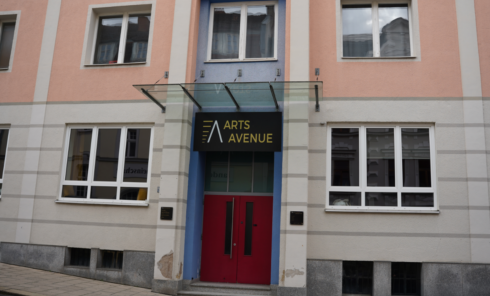 Location arts avenue